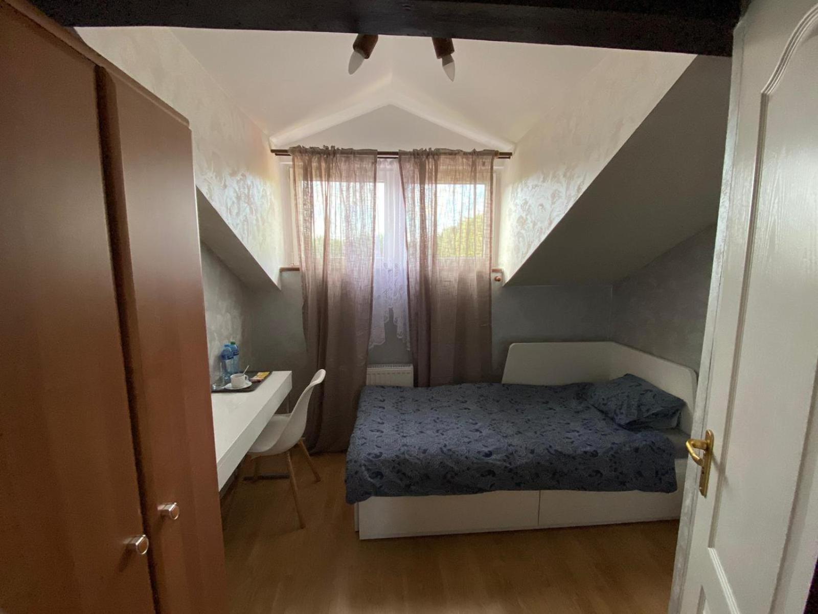 Homies Inn Celiny  Habitación foto